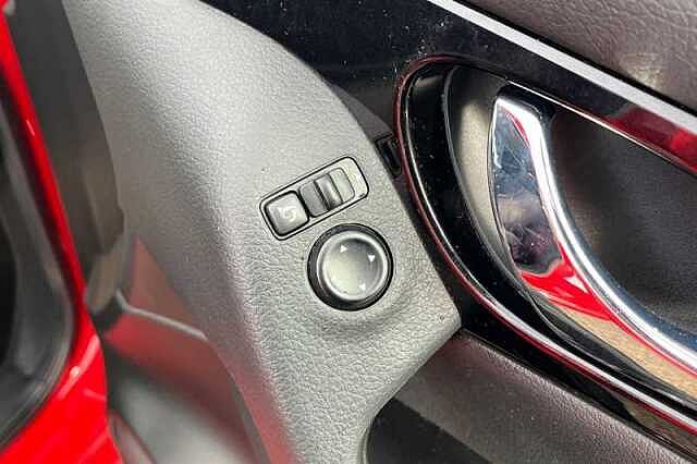 Nissan Qashqai 1.3 DIG-T ACENTA PREMIUM 5DR