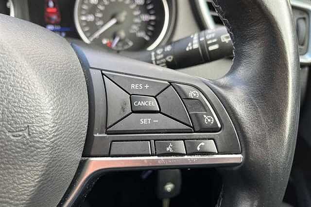 Nissan Qashqai 1.3 DIG-T ACENTA PREMIUM 5DR