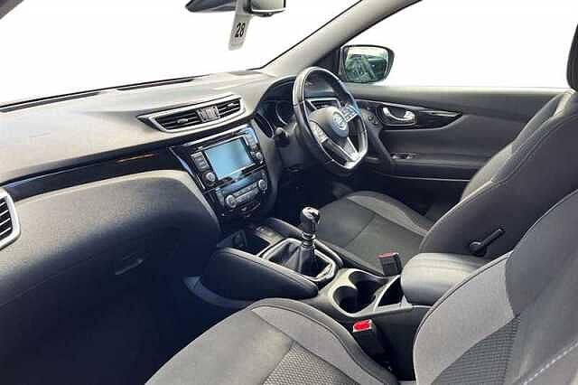 Nissan Qashqai 1.3 DIG-T ACENTA PREMIUM 5DR