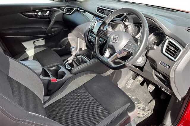 Nissan Qashqai 1.3 DIG-T ACENTA PREMIUM 5DR