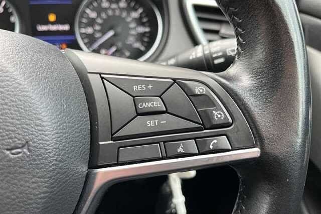 Nissan Qashqai 1.3 DIG-T ACENTA PREMIUM 5DR