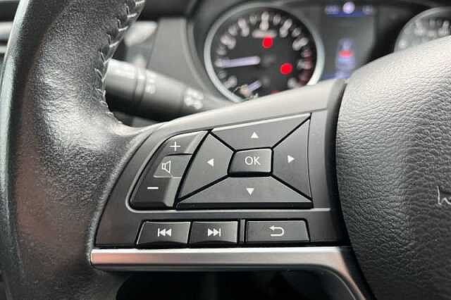 Nissan Qashqai 1.3 DIG-T ACENTA PREMIUM 5DR