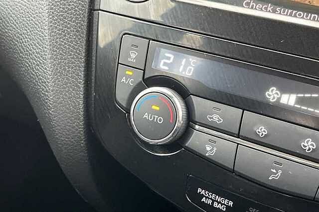 Nissan Qashqai 1.3 DIG-T ACENTA PREMIUM 5DR