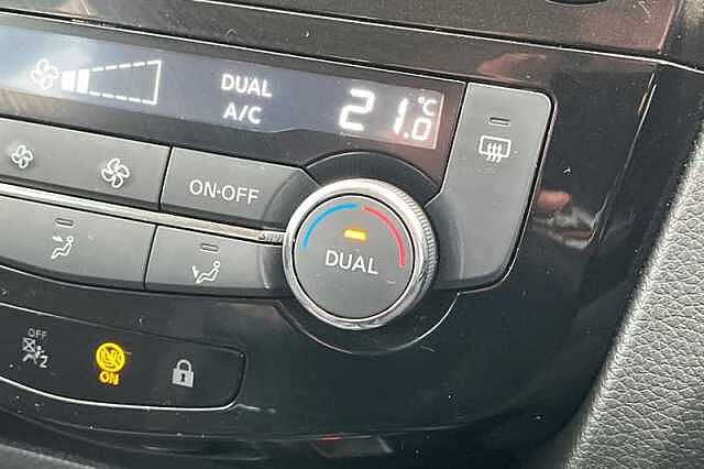 Nissan Qashqai 1.3 DIG-T ACENTA PREMIUM 5DR