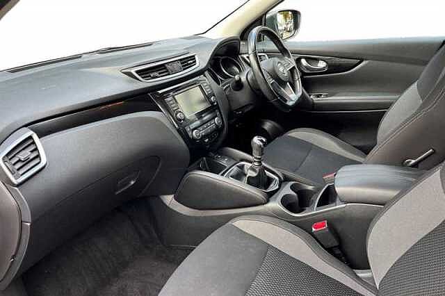 Nissan Qashqai 1.3 DIG-T ACENTA PREMIUM 5DR