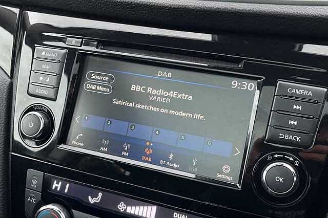 Nissan Qashqai 1.3 DIG-T N-CONNECTA 5DR [GLASS ROOF PACK]