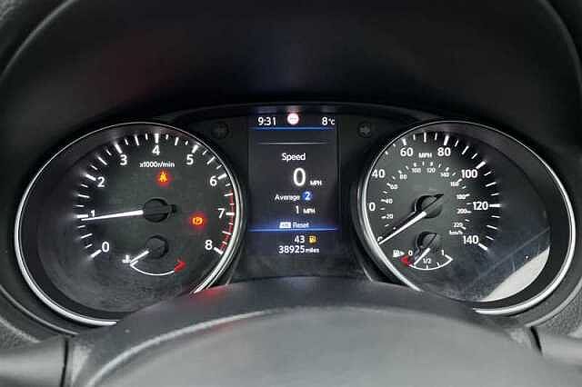 Nissan Qashqai 1.3 DIG-T N-CONNECTA 5DR [GLASS ROOF PACK]