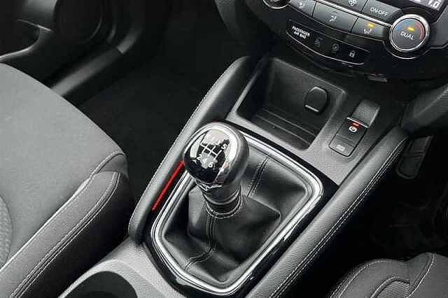 Nissan Qashqai 1.3 DIG-T N-CONNECTA 5DR [GLASS ROOF PACK]