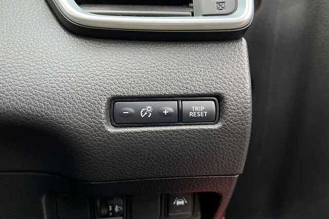 Nissan Qashqai 1.3 DIG-T N-CONNECTA 5DR [GLASS ROOF PACK]