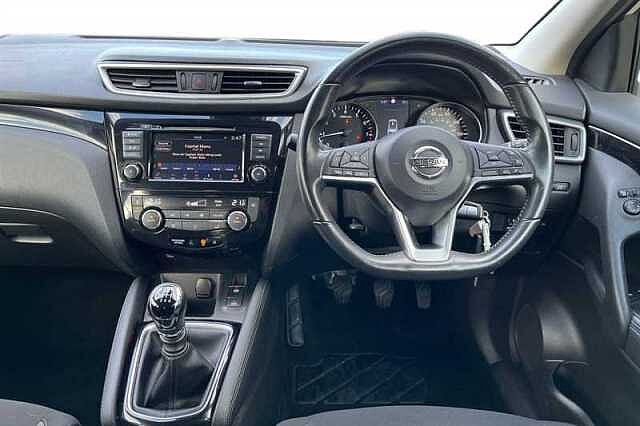 Nissan Qashqai 1.3 DIG-T ACENTA PREMIUM 5DR