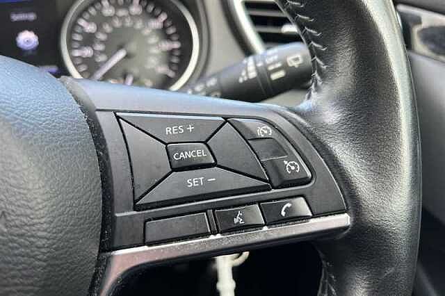 Nissan Qashqai 1.3 DIG-T ACENTA PREMIUM 5DR