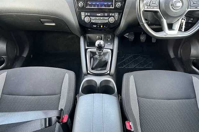 Nissan Qashqai 1.3 DIG-T ACENTA PREMIUM 5DR