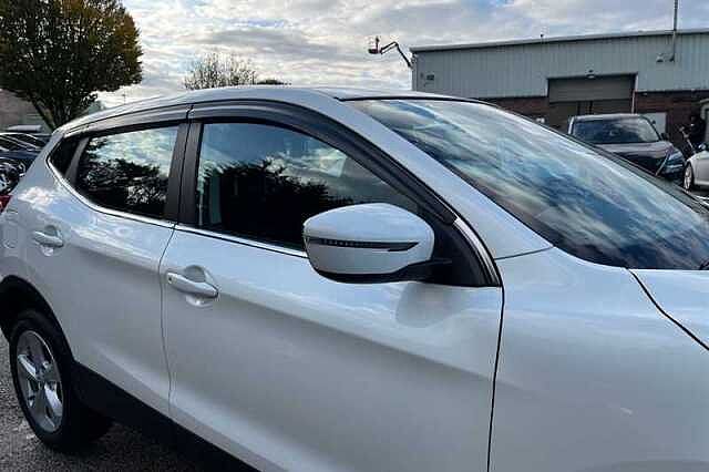 Nissan Qashqai 1.3 DIG-T ACENTA PREMIUM 5DR