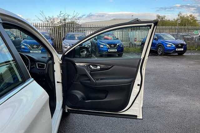 Nissan Qashqai 1.3 DIG-T ACENTA PREMIUM 5DR