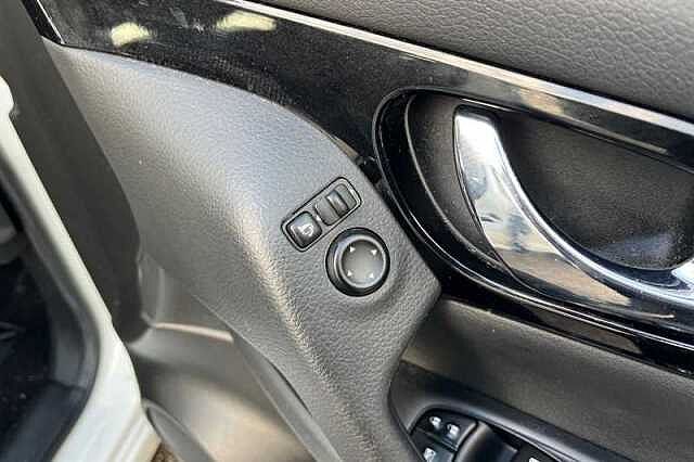 Nissan Qashqai 1.3 DIG-T ACENTA PREMIUM 5DR