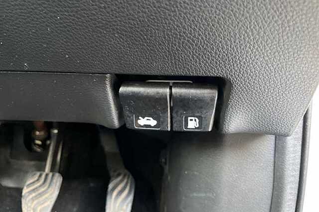 Nissan Qashqai 1.3 DIG-T ACENTA PREMIUM 5DR