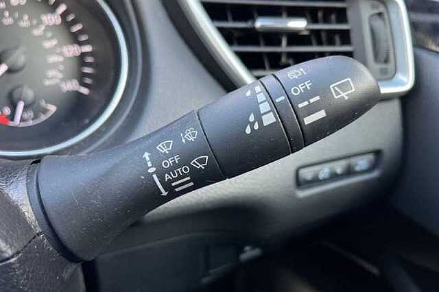 Nissan Qashqai 1.3 DIG-T ACENTA PREMIUM 5DR