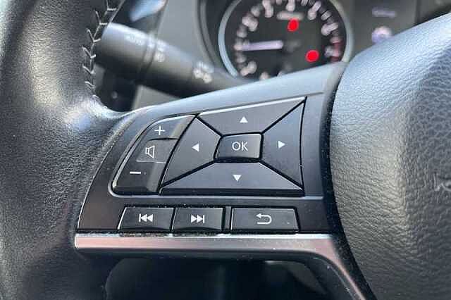 Nissan Qashqai 1.3 DIG-T ACENTA PREMIUM 5DR