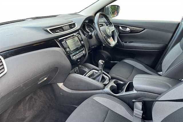 Nissan Qashqai 1.3 DIG-T ACENTA PREMIUM 5DR