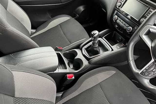 Nissan Qashqai 1.3 DIG-T ACENTA PREMIUM 5DR