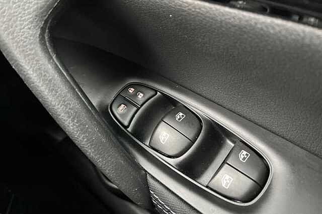 Nissan Qashqai 1.3 DIG-T ACENTA PREMIUM 5DR