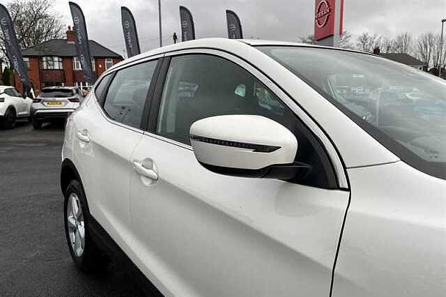 Nissan Qashqai 1.3 DIG-T ACENTA PREMIUM 5DR