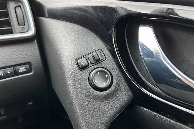 Nissan Qashqai 1.3 DIG-T ACENTA PREMIUM 5DR