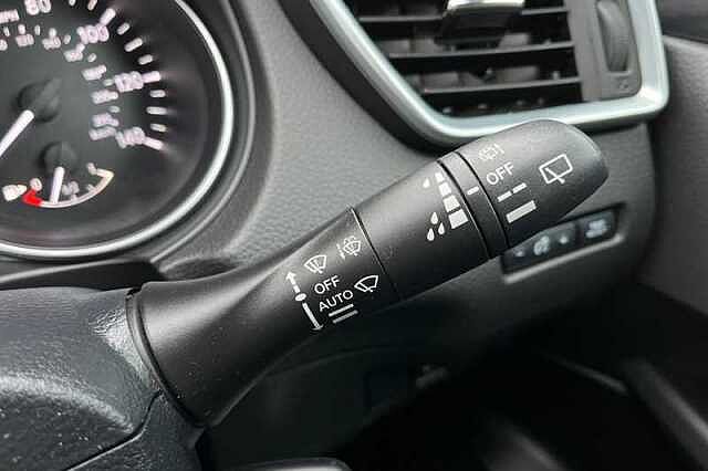 Nissan Qashqai 1.3 DIG-T ACENTA PREMIUM 5DR