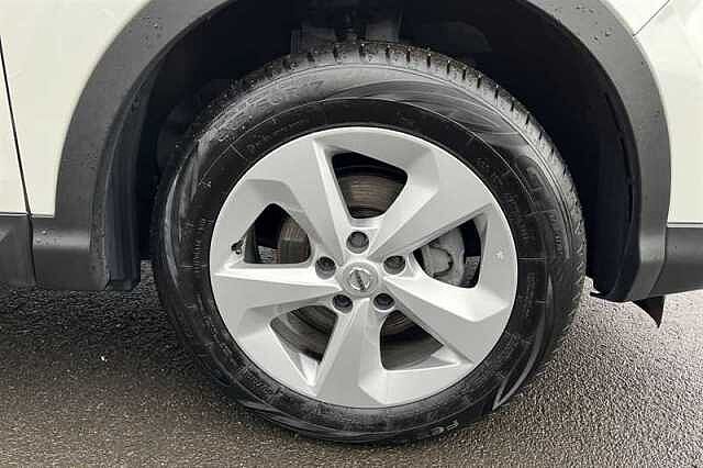 Nissan Qashqai 1.3 DIG-T ACENTA PREMIUM 5DR