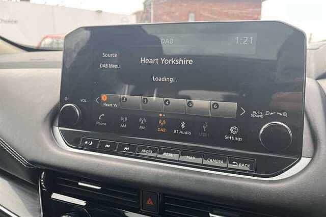 Nissan Qashqai 1.3 DIG-T MH N-CONNECTA 5DR