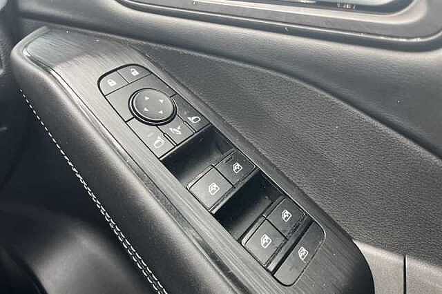 Nissan Qashqai 1.3 DIG-T MH N-CONNECTA 5DR