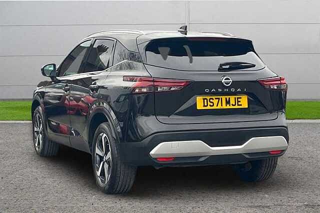 Nissan Qashqai 1.3 DIG-T MH N-CONNECTA 5DR