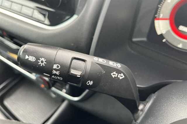 Nissan Qashqai 1.3 DIG-T MH N-CONNECTA 5DR