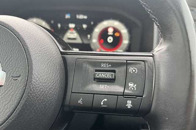 Nissan Qashqai 1.3 DIG-T MH N-CONNECTA 5DR