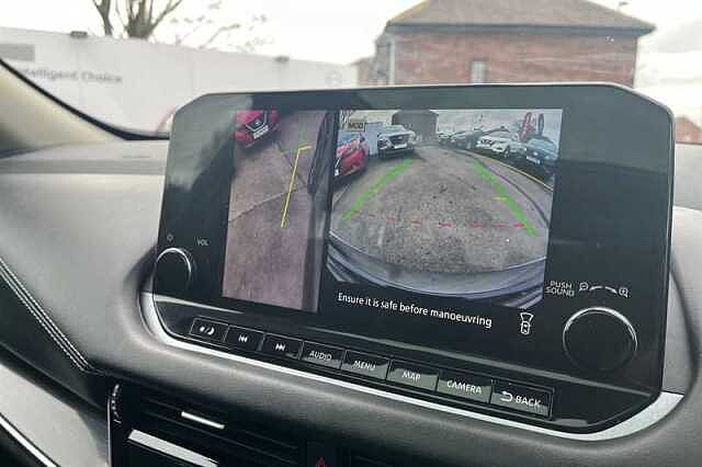 Nissan Qashqai 1.3 DIG-T MH N-CONNECTA 5DR