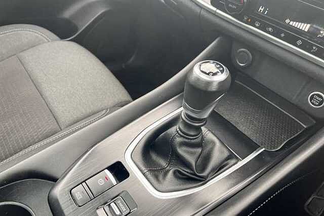 Nissan Qashqai 1.3 DIG-T MH N-CONNECTA 5DR