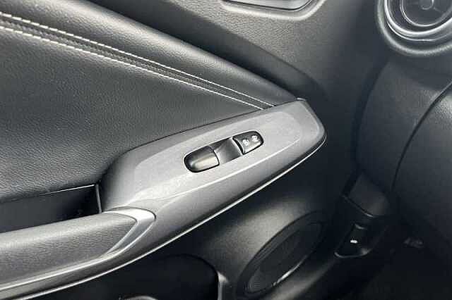 Nissan Juke 1.0 DIG-T 114 N-CONNECTA 5DR