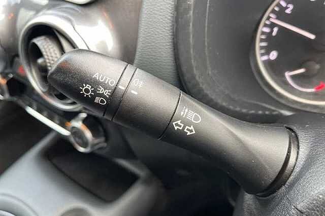 Nissan Juke 1.0 DIG-T 114 N-CONNECTA 5DR