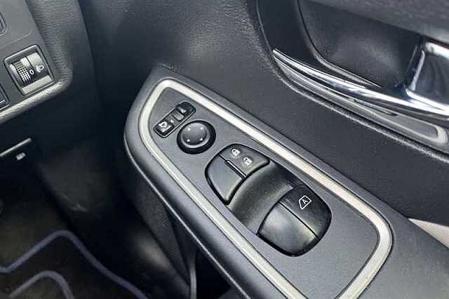 Nissan Micra 0.9 IG-T TEKNA 5DR