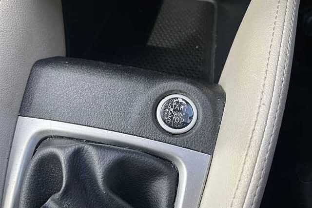 Nissan Micra 0.9 IG-T TEKNA 5DR