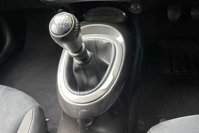 Nissan Juke 1.2 DIG-T N-CONNECTA 5DR