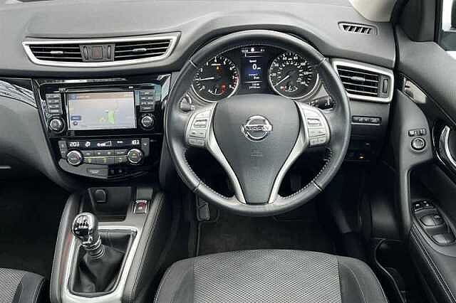 Nissan Qashqai 1.2 DIG-T N-CONNECTA 5DR