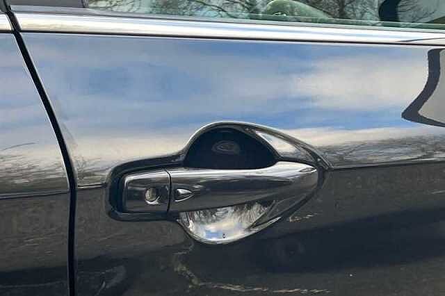 Nissan Qashqai 1.2 DIG-T N-CONNECTA 5DR