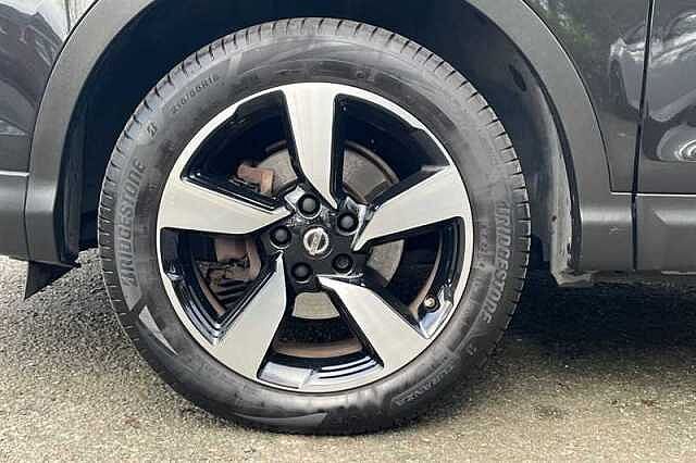 Nissan Qashqai 1.2 DIG-T N-CONNECTA 5DR