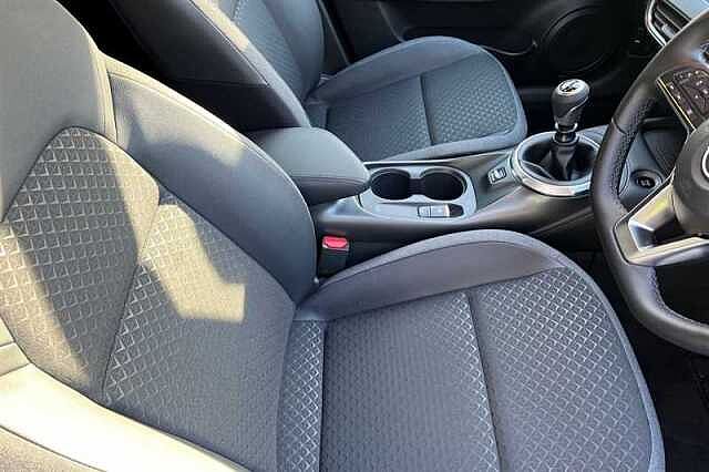 Nissan Juke 1.0 DIG-T N-CONNECTA 5DR