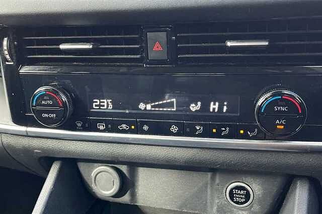 Nissan Qashqai 1.3 DIG-T MH ACENTA PREMIUM 5DR