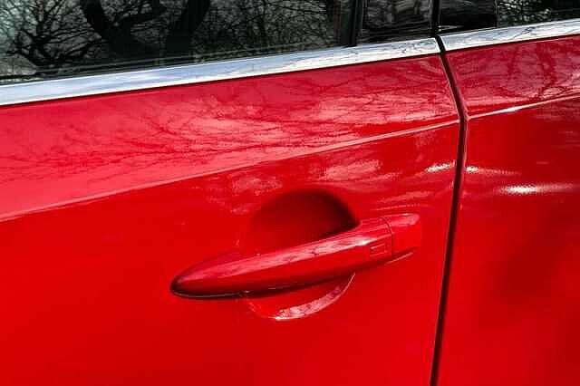 Nissan Qashqai 1.3 DIG-T MH ACENTA PREMIUM 5DR