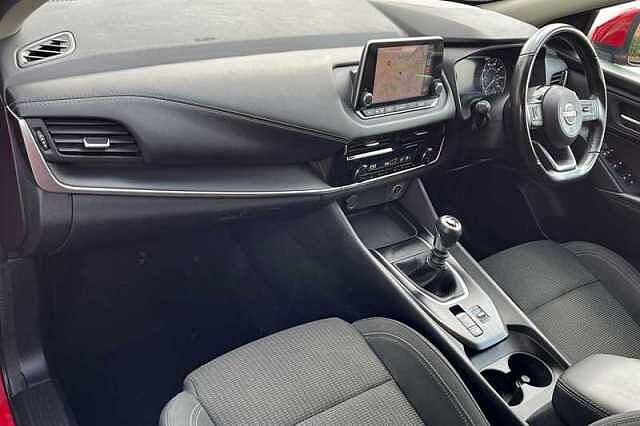 Nissan Qashqai 1.3 DIG-T MH ACENTA PREMIUM 5DR