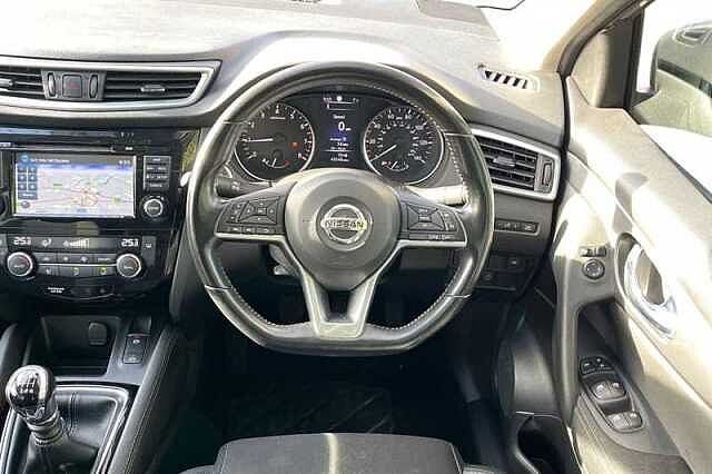 Nissan Qashqai 1.2 DIG-T N-CONNECTA 5DR