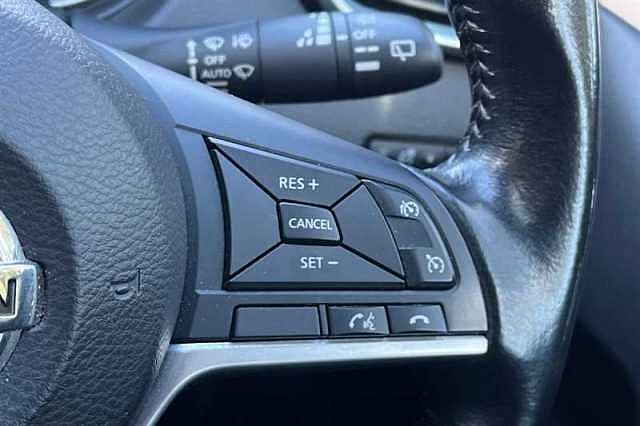 Nissan Qashqai 1.2 DIG-T N-CONNECTA 5DR